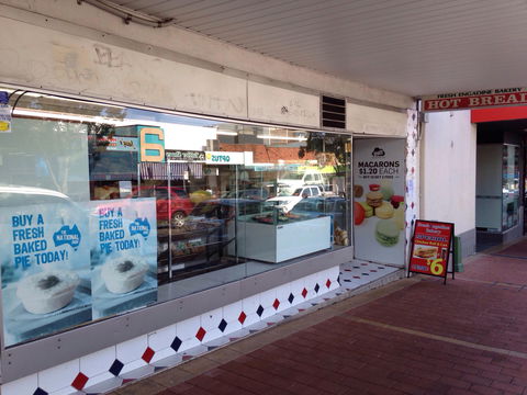 Fresh Engadine Bakery - Go Out 0