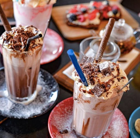 Jacaranda Coffee Lane - Go Out 0