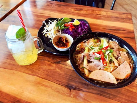 Viet's Taste - Go Out 0