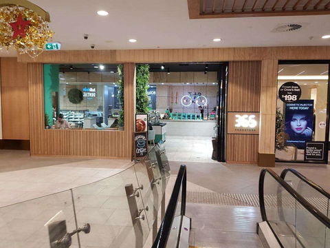 365 Foodstore - Greensborough - Pubs and Clubs 0