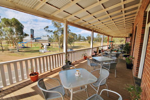 Railway Hotel Bribbaree - Go Out 0