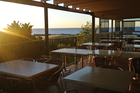 Samson Beach Tavern - Go Out 1