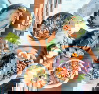 Wah Wah Gee - Pubs and Clubs