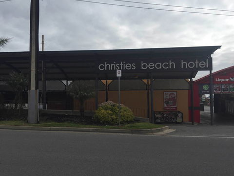 Christies Beach Hotel - Go Out 0