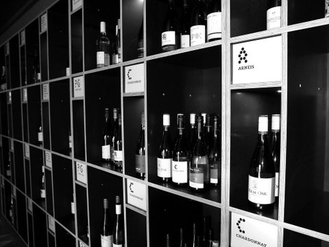 Tamar Valley Wine Centre - Pubs and Clubs 2