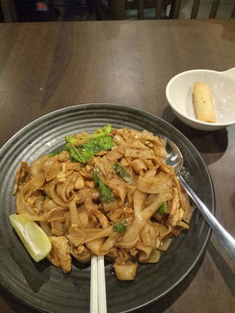 Laan Laaw Thai Street Food And Bar - Go Out 0