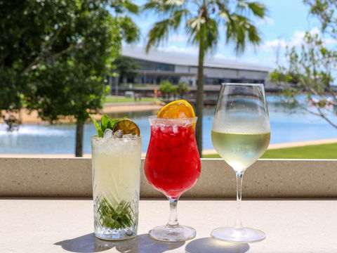 Oyster Bar Darwin - Go Out 0