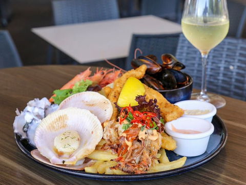 Oyster Bar Darwin - Go Out 1