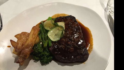 Pigro Bar & Grill - Go Out 0