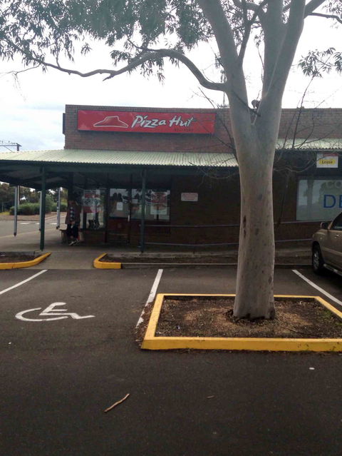 Pizza Hut - Para Hills - Go Out 0