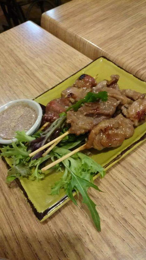 Tom's Thai - Go Out 0