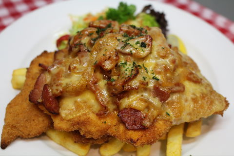 Austrian Schnitzelhaus Erina - Pubs and Clubs 0