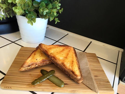 Frontier Coffee House - Go Out 0