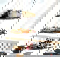 Queen's Terrace Caf - Pubs and Clubs