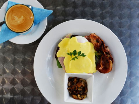 The Girls' Coffee Bar - Pubs and Clubs 1