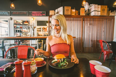 5 Little Pigs Cafe - Go Out 0