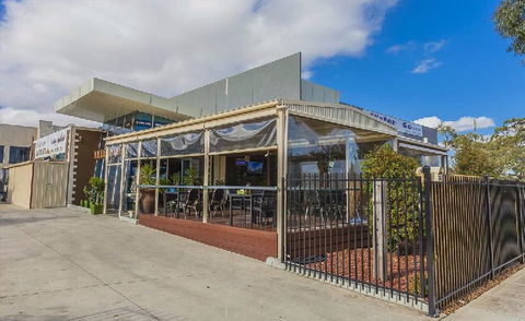 Baghdad Cafe And Restaurant - Pubs and Clubs 0