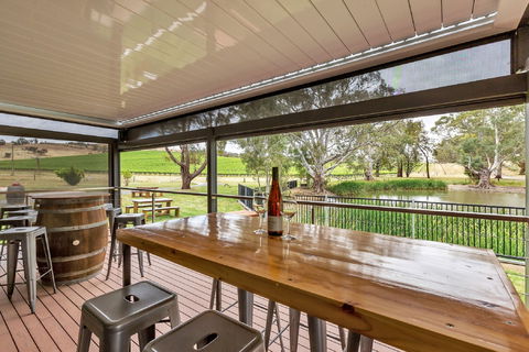 Jaeschkes Hill River Clare Estate - Go Out 2