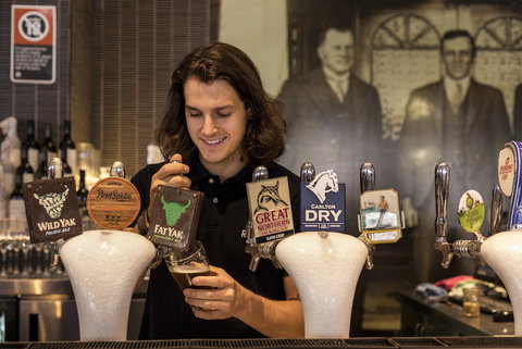 Royal Hotel - Go Out 2