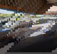 Water's Edge - Pubs and Clubs