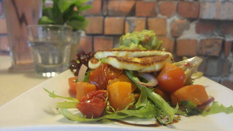 Konnigans Cafe & Restaurant - Pubs and Clubs 0