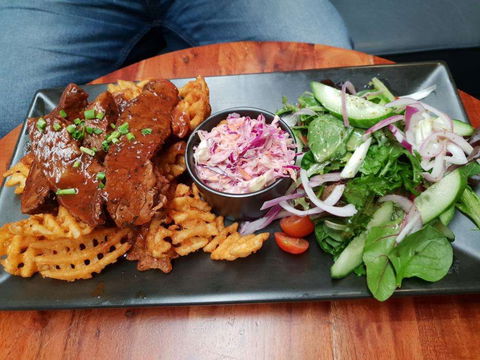 Cabin 401 Bar & Grill - Go Out 0
