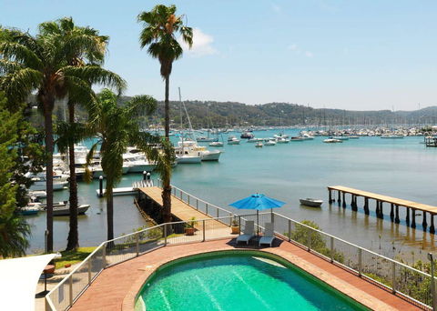 Metro Mirage Hotel Newport Restaurant & Bar - Go Out 0