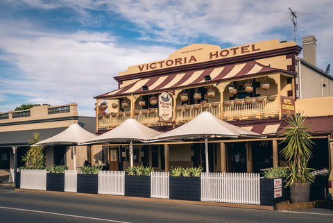 Victoria Hotel Strathalbyn - Pubs and Clubs 0