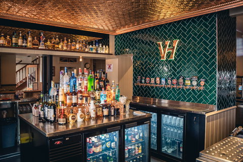 Victoria Hotel Strathalbyn - Pubs and Clubs 1