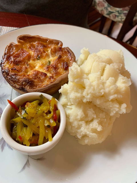Victoria Rose And Tea Room - Go Out 0