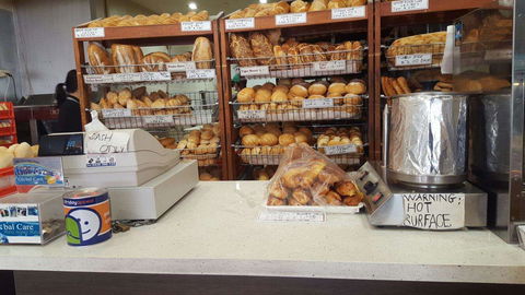 Cindy's Bakehouse - Pubs and Clubs 0