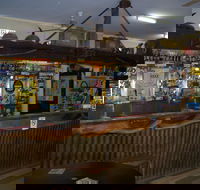 303 Bar and Diggers Bistro - Pubs and Clubs