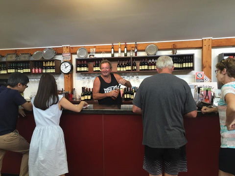 Petersons Wines On Broke Road - Go Out 2