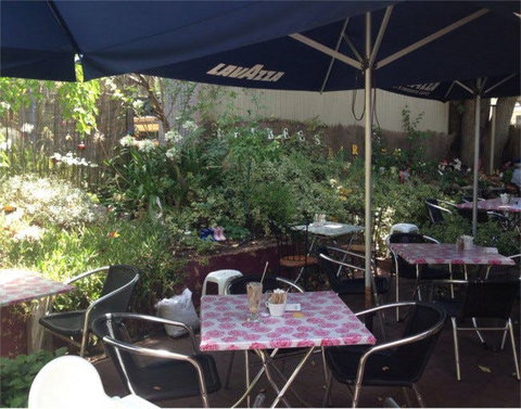 Herbees Cafe - Pubs and Clubs 0