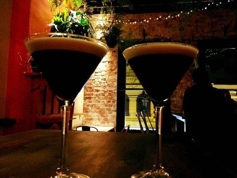 Mollie's Bar & Diner - Go Out 0