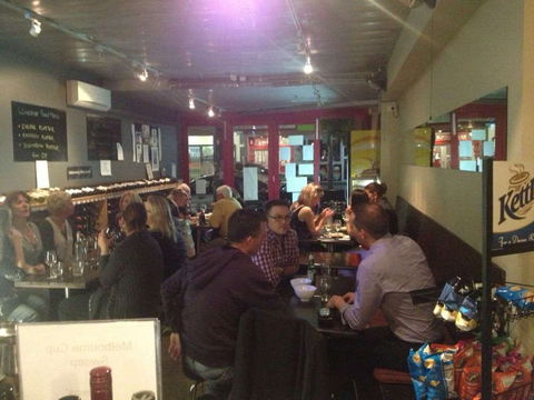 Winelarder - Pubs and Clubs 0