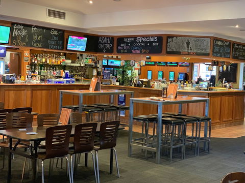 Hibernian Hotel - Go Out 1