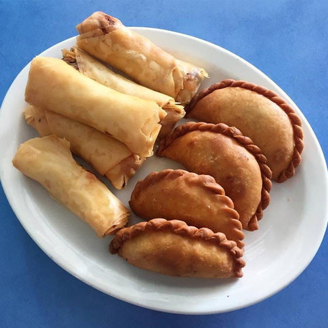 Island Dreams Cafe - Pubs and Clubs 0