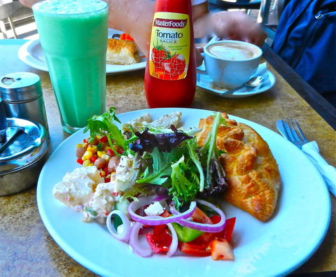Omega 3 Seafood - Go Out 0
