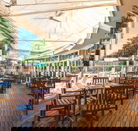 Poolside Restaurant and Bar - Pubs and Clubs