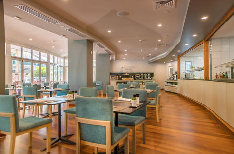Poolside Restaurant And Bar - Pubs and Clubs 1