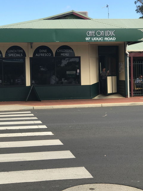 Cafe On Uduc - Pubs and Clubs 3