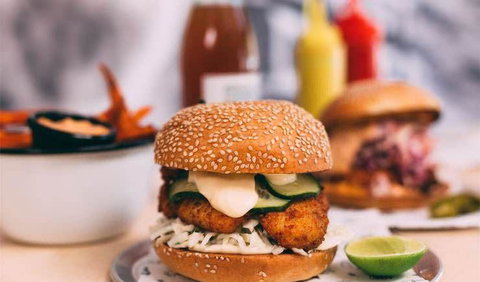 Izzy's Restaurant - Go Out 0