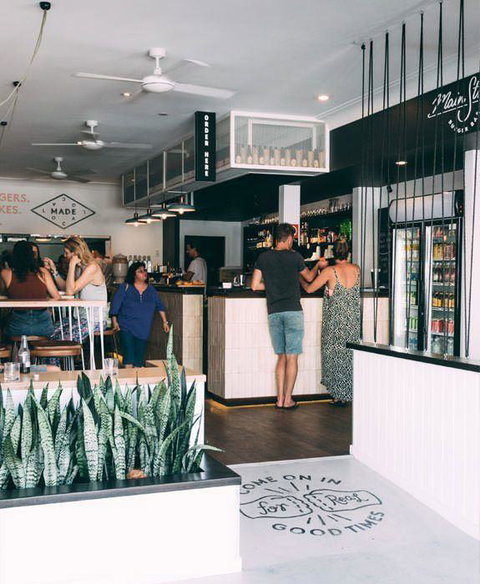 Izzy's Restaurant - Go Out 4