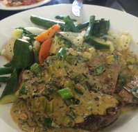 Luciano's - Pubs and Clubs
