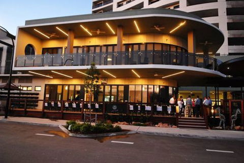 Q Bar & Brasserie On The Avenue - Go Out 1