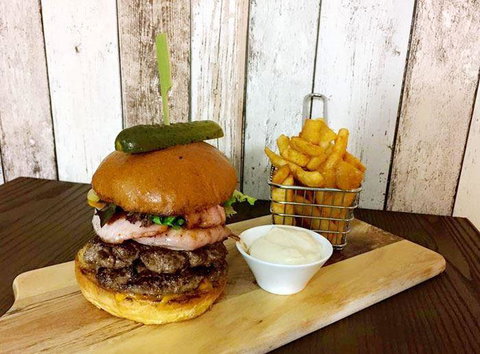 Baan Thai - Go Out 8