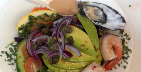 Georgio's Seafood & Steak House - Pubs and Clubs 8