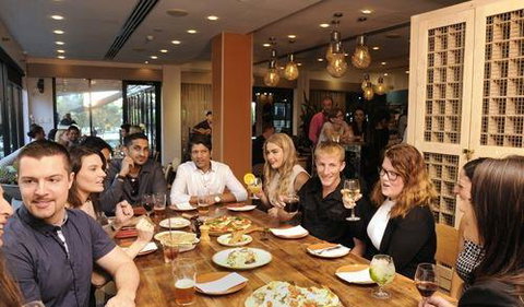 Mediterrani - Pubs and Clubs 10
