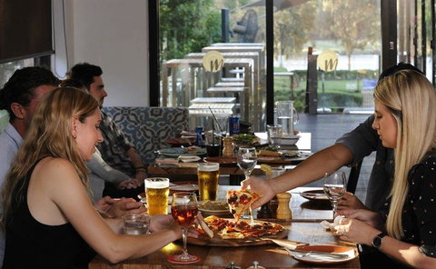 Mediterrani - Pubs and Clubs 7